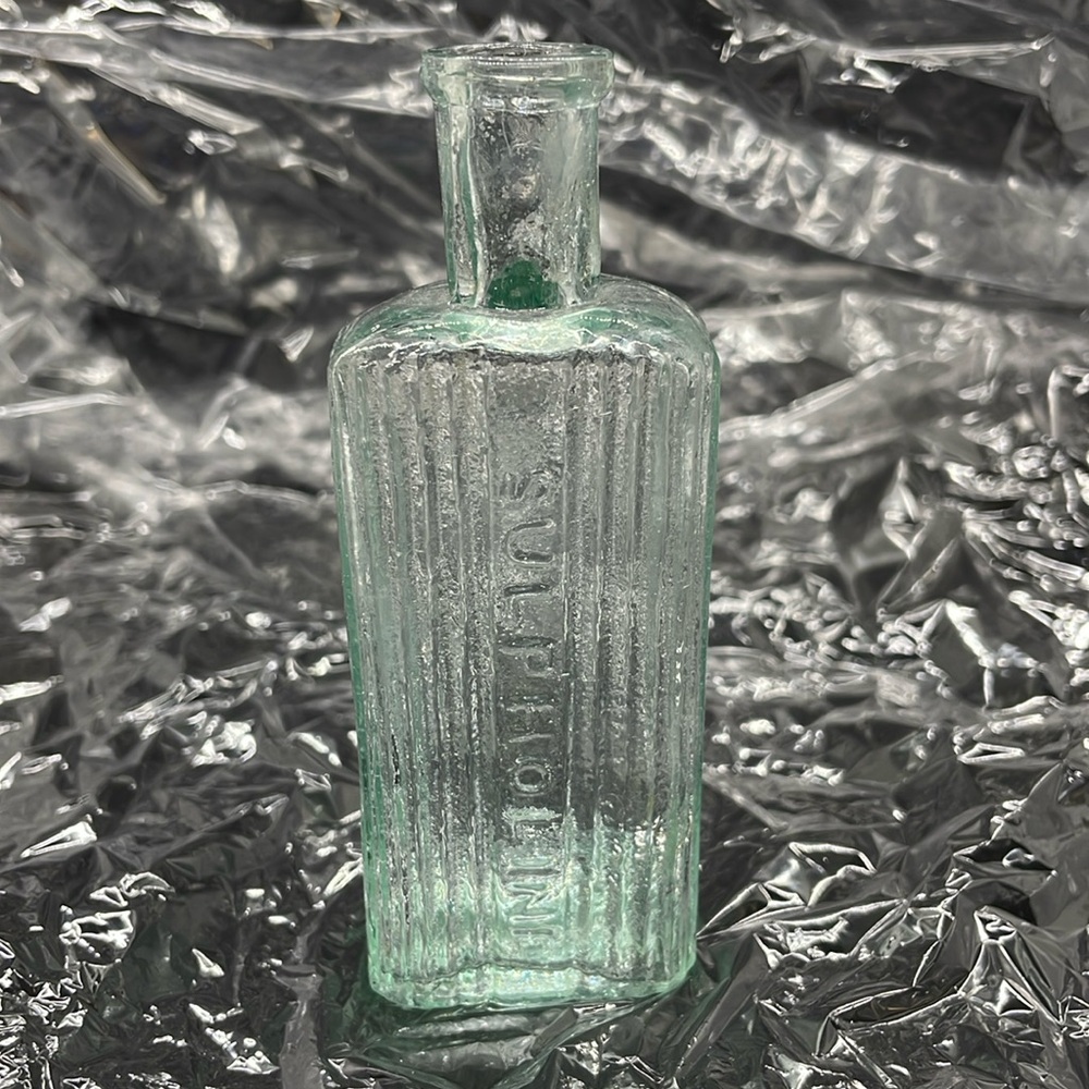 Vintage Victorian Ribbed Glass Apothecary Bottle “SULPHOLINE” Embossed 2 oz
